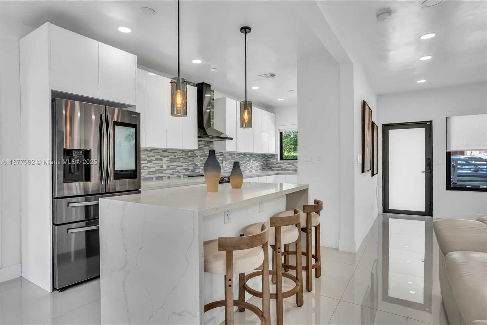 Small Image of 2484 SOUTH WEST 25TH ST, Miami Number 9