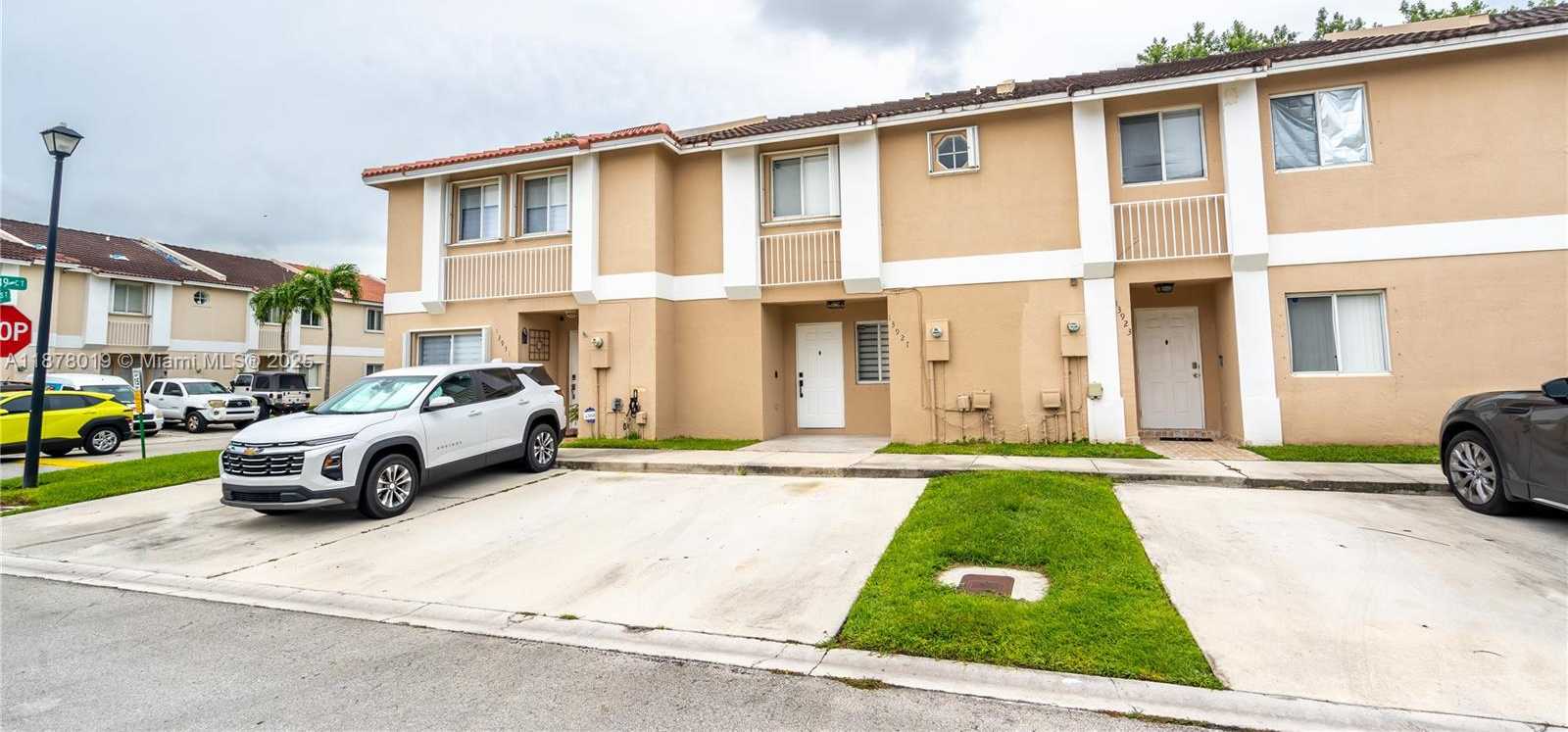 Small Image of 13927 SOUTH WEST 177TH ST, Miami Number 2