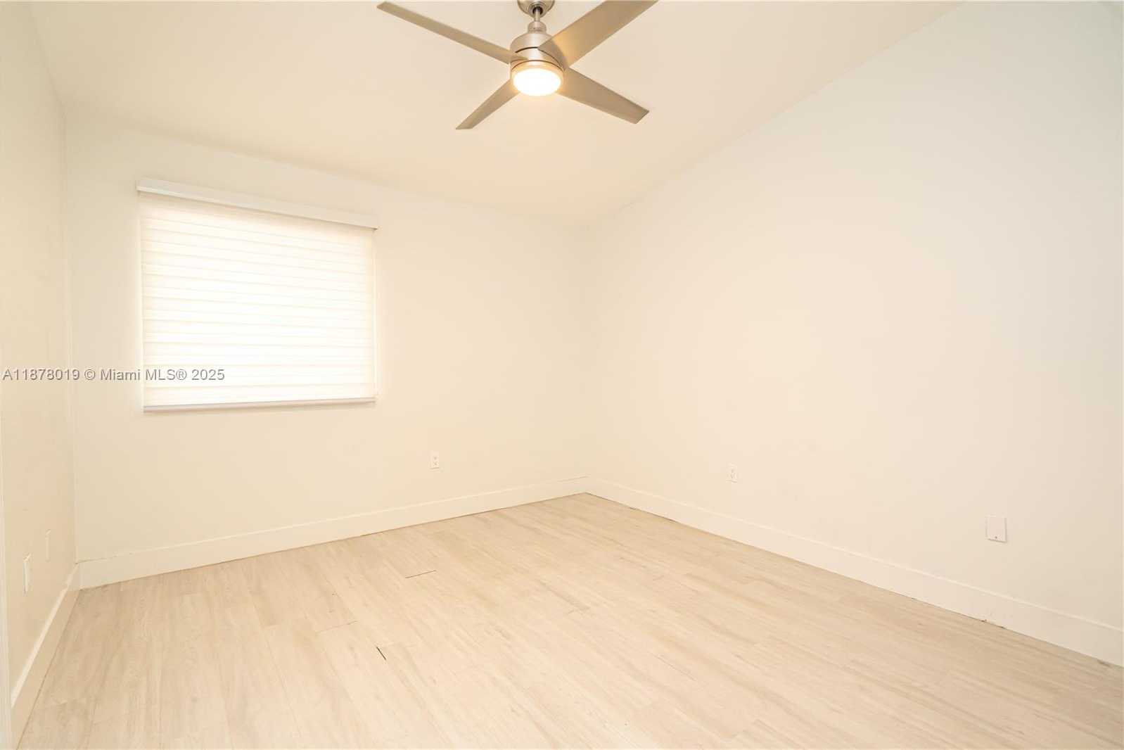 Small Image of 13927 SOUTH WEST 177TH ST, Miami Number 30