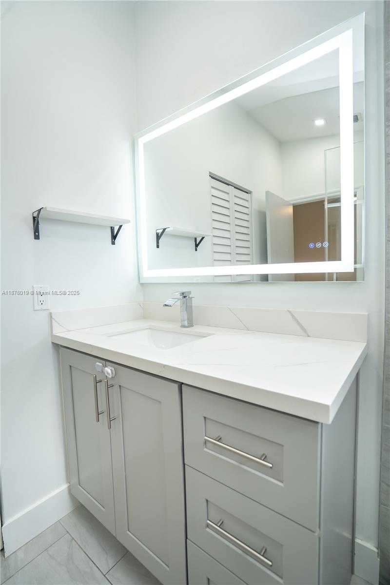 Small Image of 13927 SOUTH WEST 177TH ST, Miami Number 36