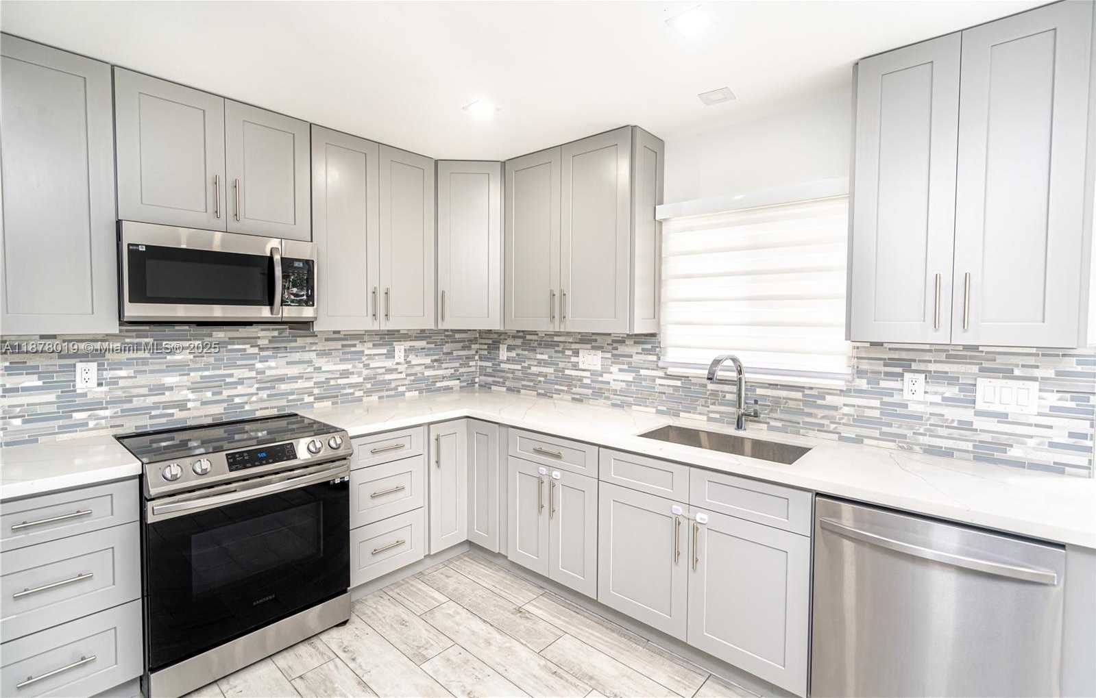 Small Image of 13927 SOUTH WEST 177TH ST, Miami Number 5