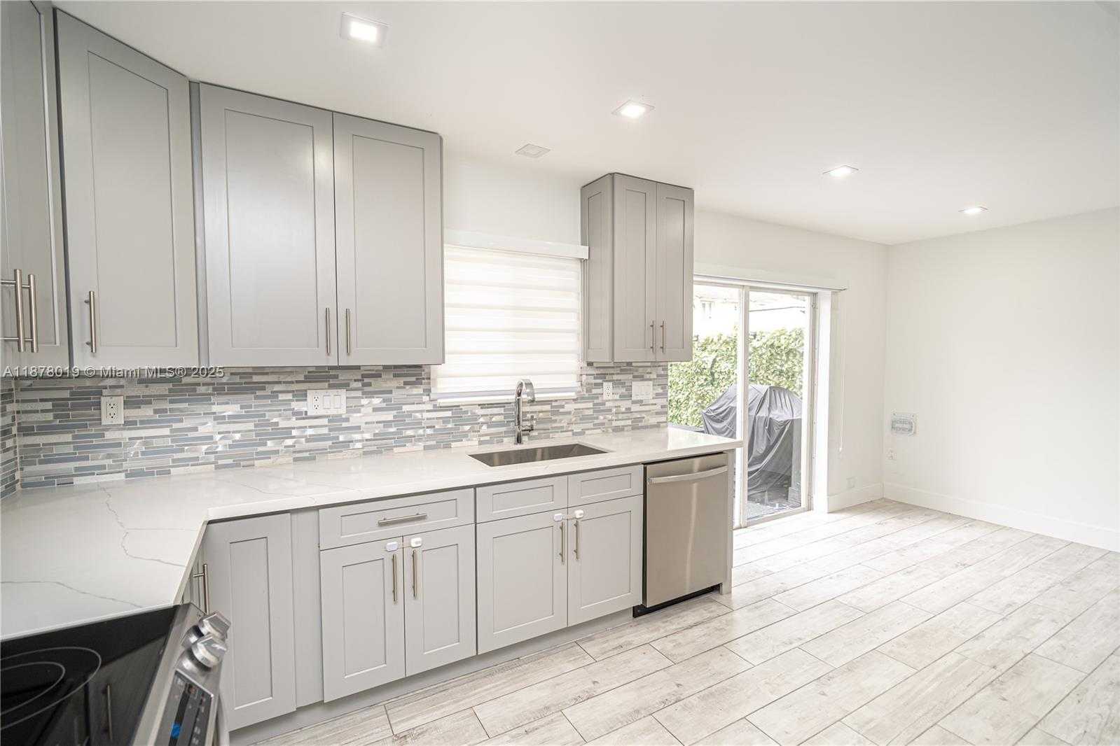 Small Image of 13927 SOUTH WEST 177TH ST, Miami Number 6