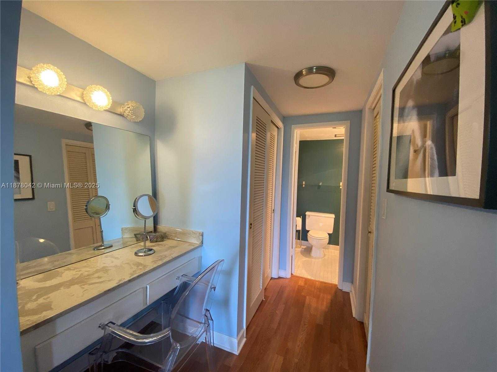 Small Image of 4200 HILLCREST DR #303, Hollywood Number 19