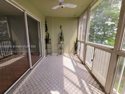 Small Image of 4200 HILLCREST DR #303, Hollywood Number 29