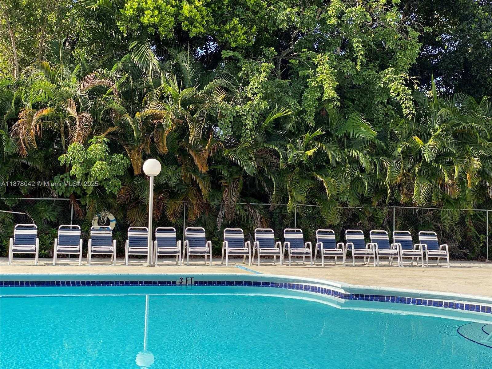 Small Image of 4200 HILLCREST DR #303, Hollywood Number 35