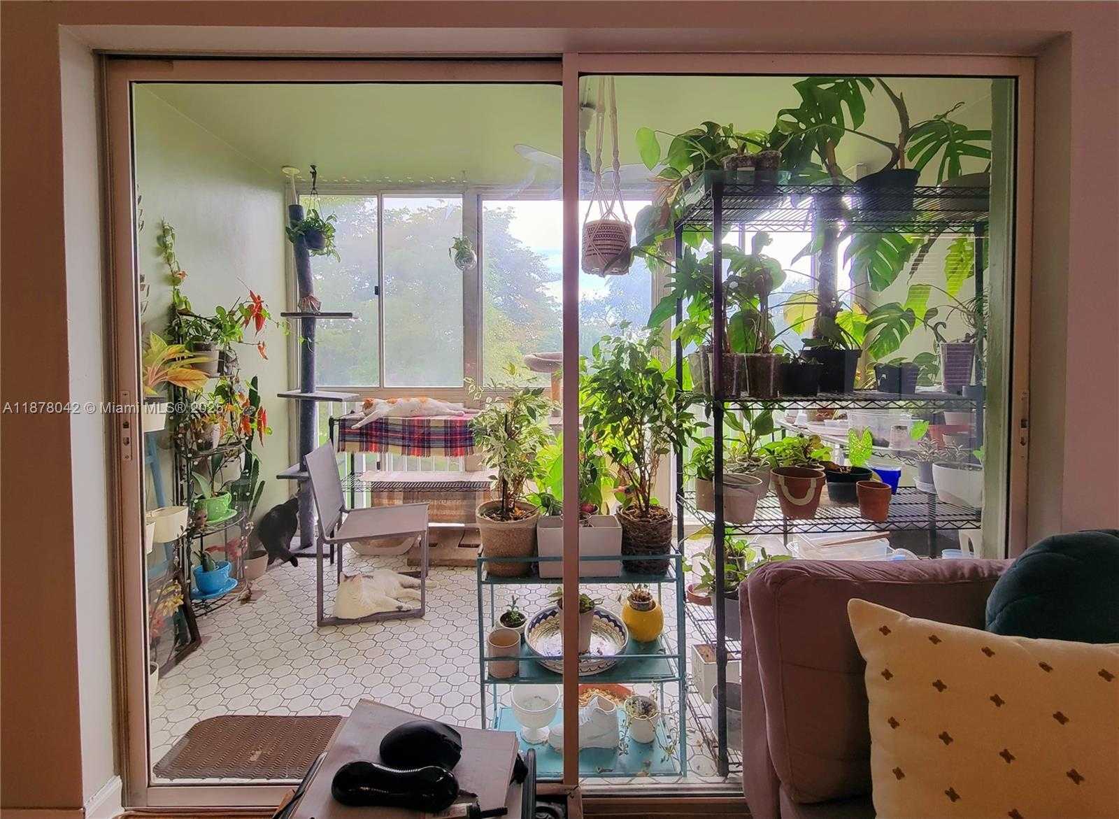 Small Image of 4200 HILLCREST DR #303, Hollywood Number 52