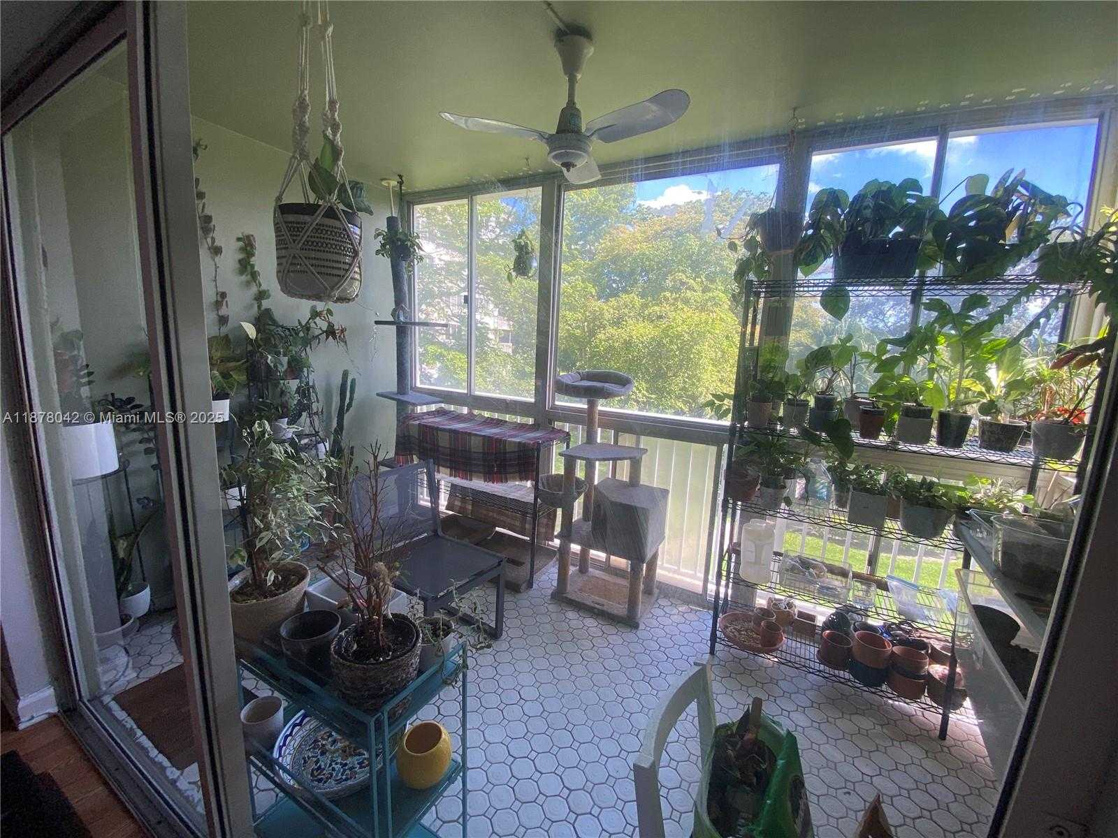 Small Image of 4200 HILLCREST DR #303, Hollywood Number 53