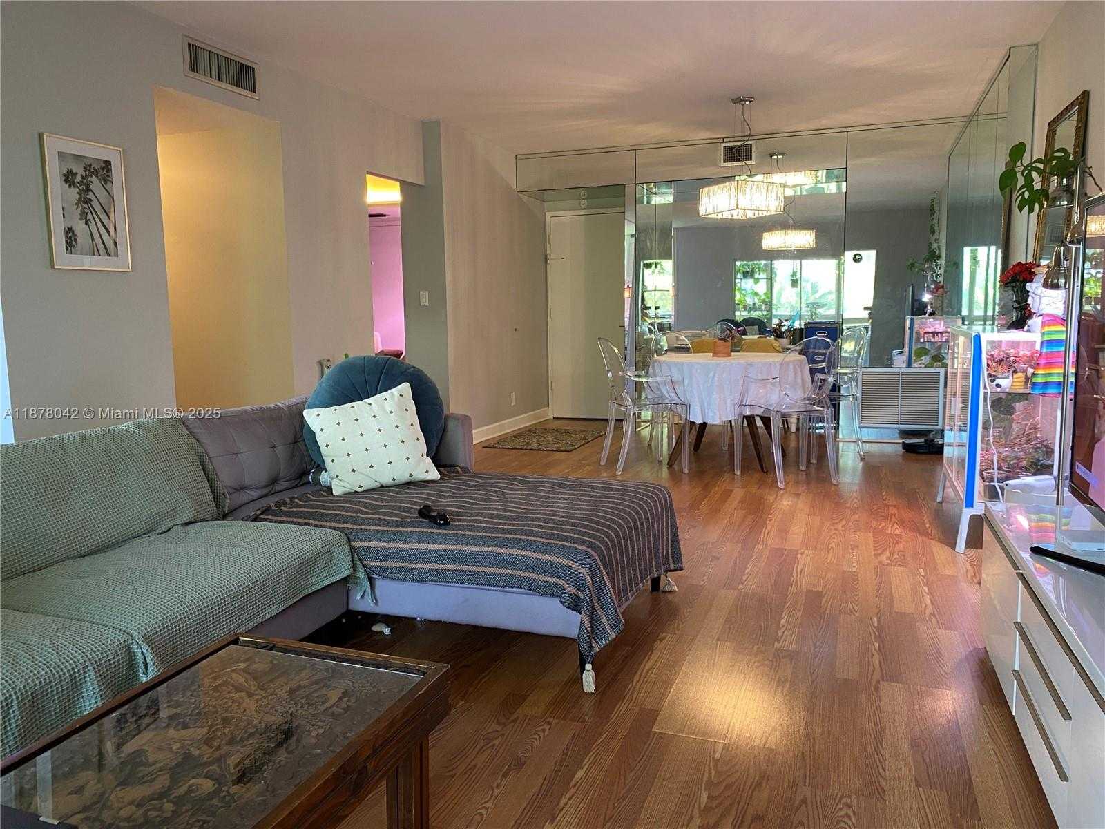 Small Image of 4200 HILLCREST DR #303, Hollywood Number 59