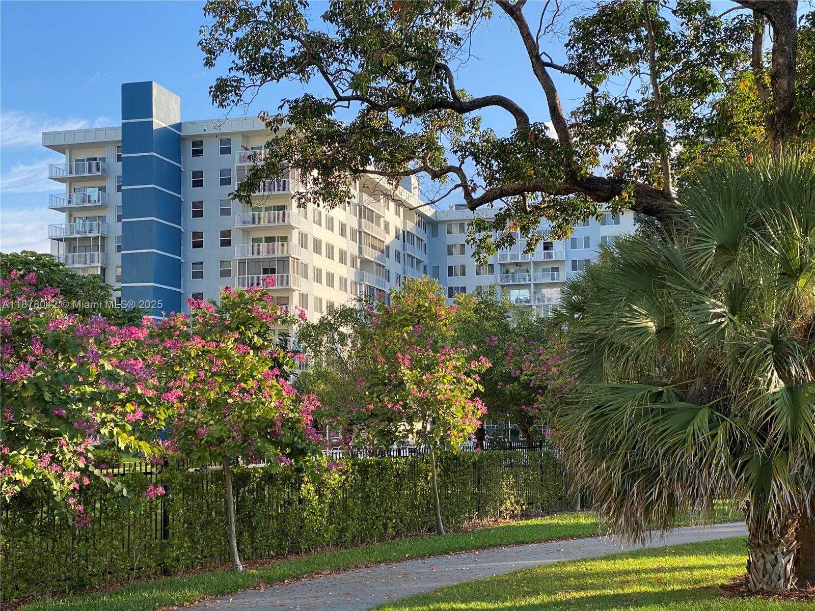 Small Image of 4200 HILLCREST DR #303, Hollywood Number 71