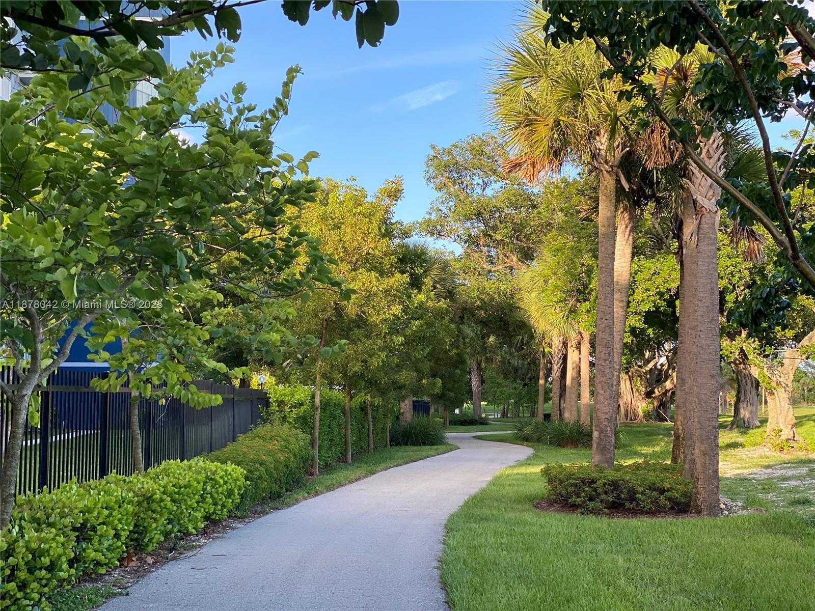 Small Image of 4200 HILLCREST DR #303, Hollywood Number 72