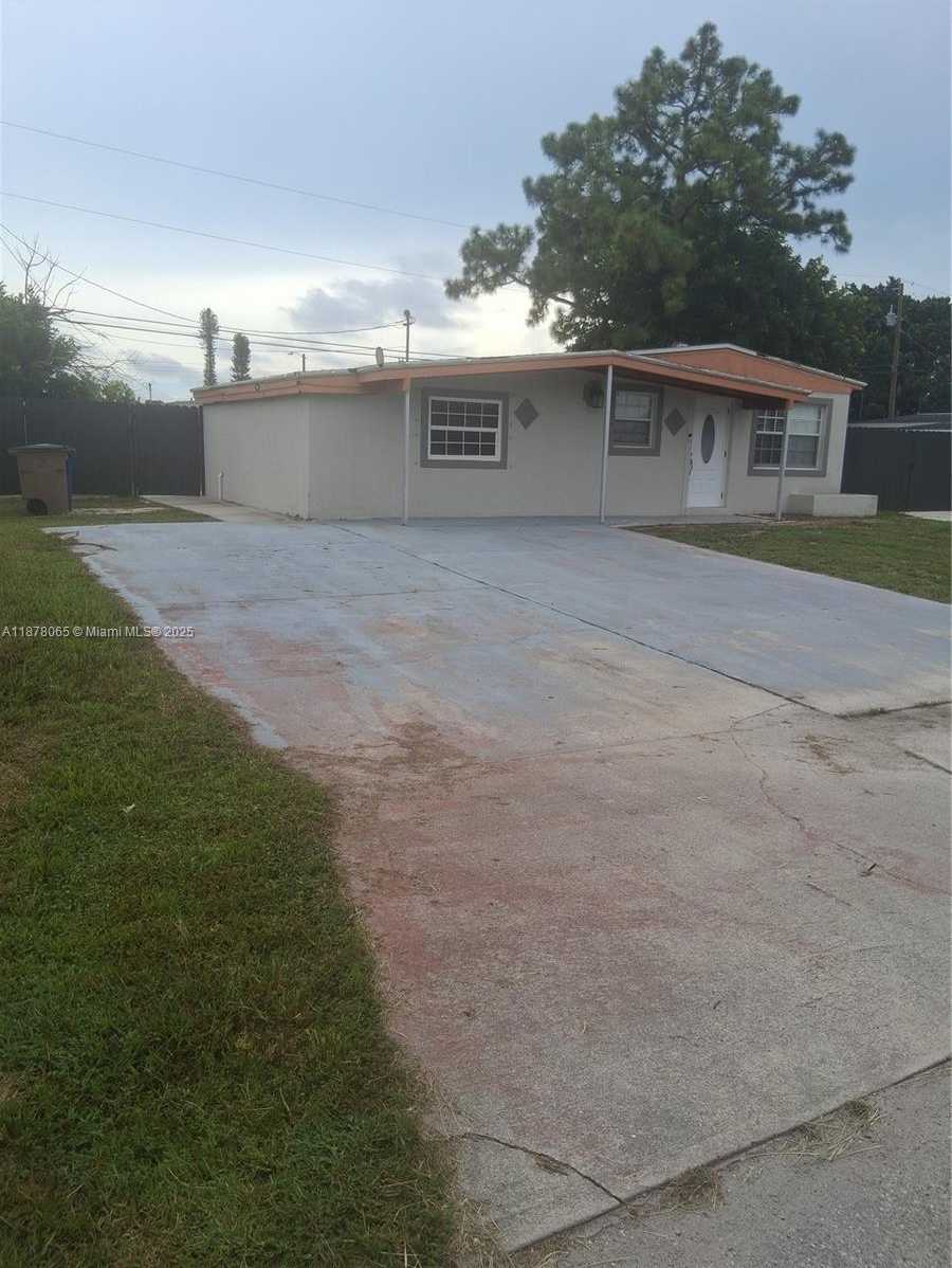 Small Image of 124 APACHE ST #124, Lehigh Acres Number 11