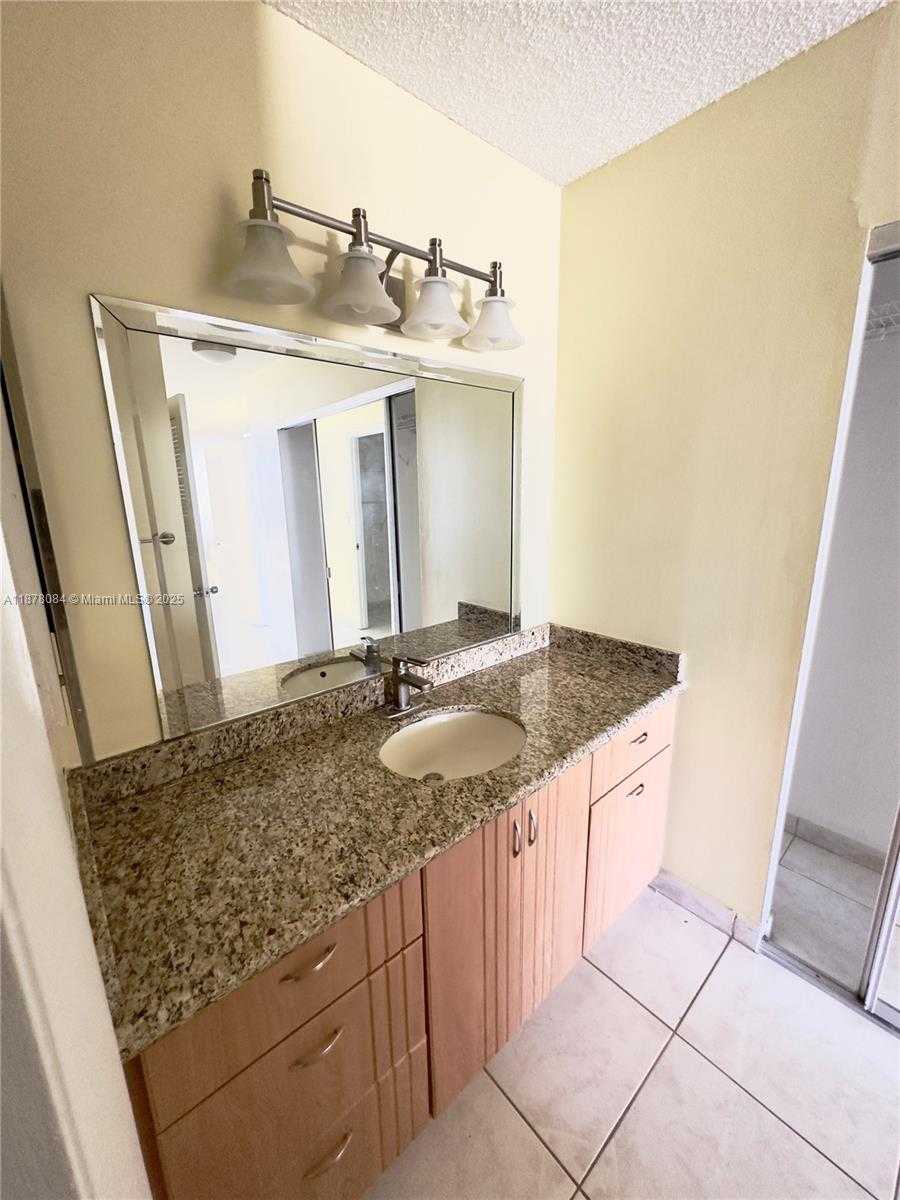 Small Image of 3800 SOUTH OCEAN DR #1518, Hollywood Number 18