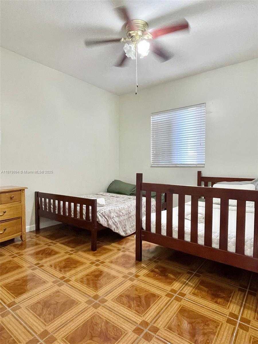 Small Image of 1351 SOUTH WEST 154TH CT #1351, Miami Number 12