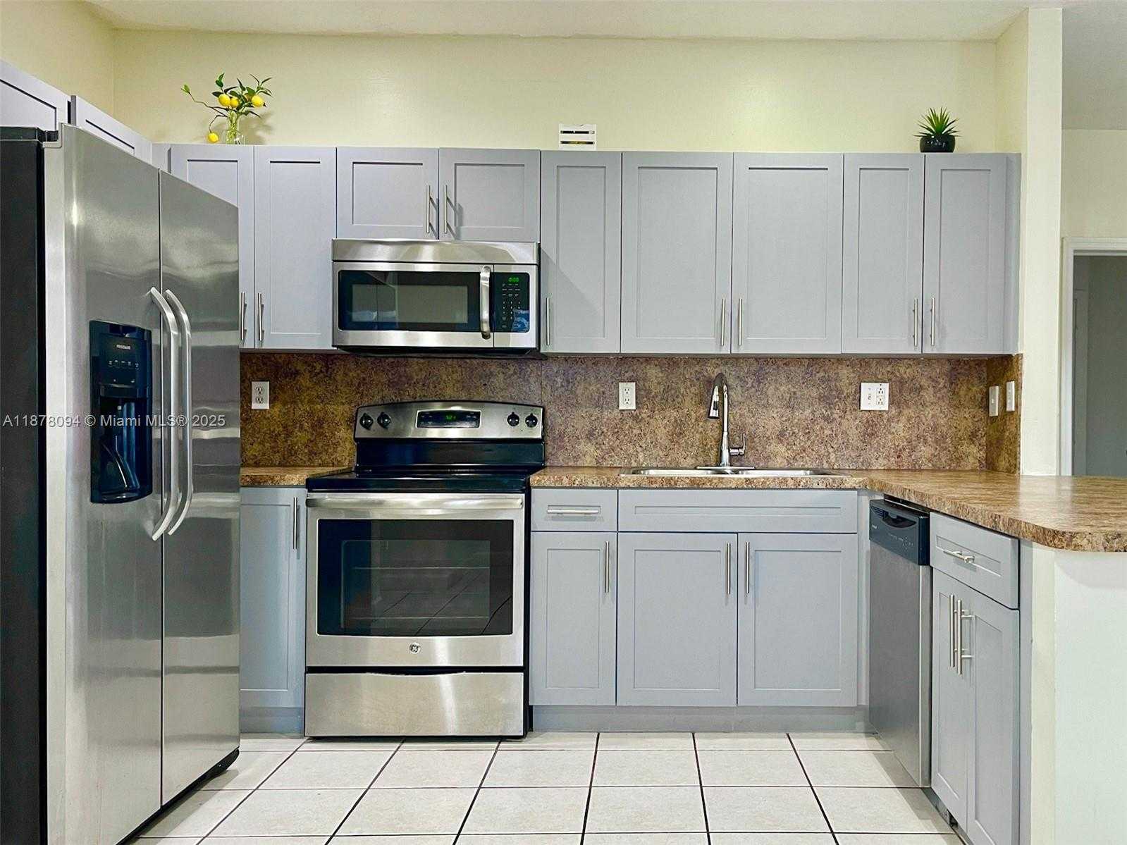 Small Image of 1351 SOUTH WEST 154TH CT #1351, Miami Number 4