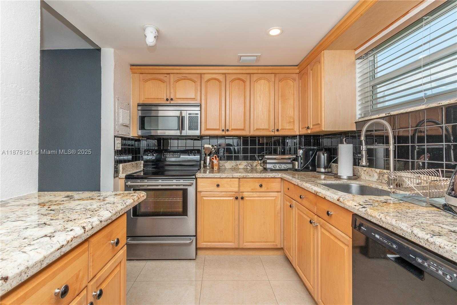 Small Image of 1750 JAMES AVE #6D, Miami Beach Number 4