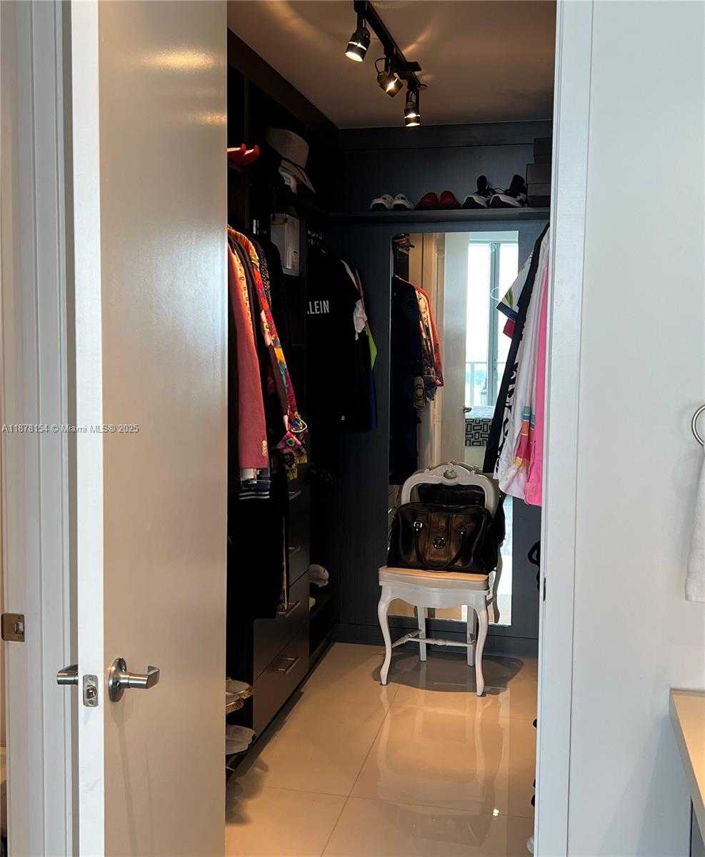 Small Image of 1100 BISCAYNE BLVD #4802, Miami Number 13