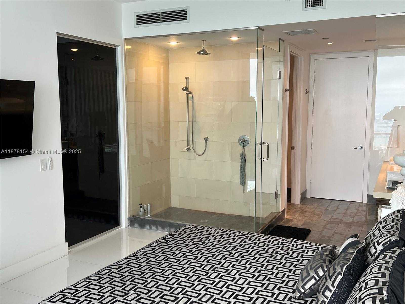Small Image of 1100 BISCAYNE BLVD #4802, Miami Number 14