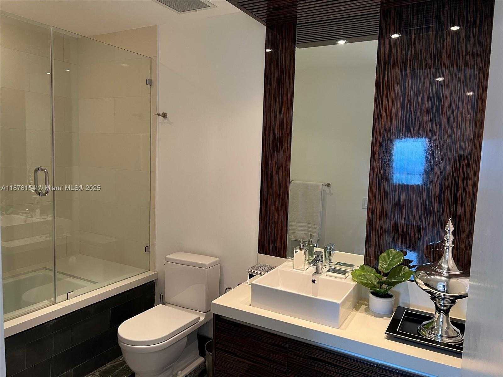 Small Image of 1100 BISCAYNE BLVD #4802, Miami Number 23