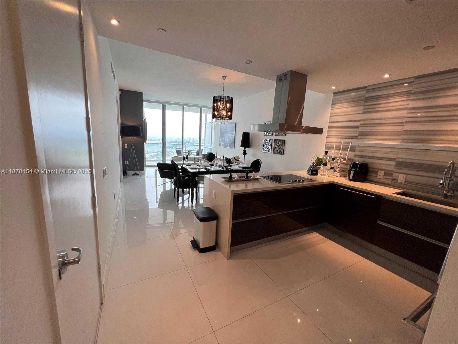 Small Image of 1100 BISCAYNE BLVD #4802, Miami Number 30