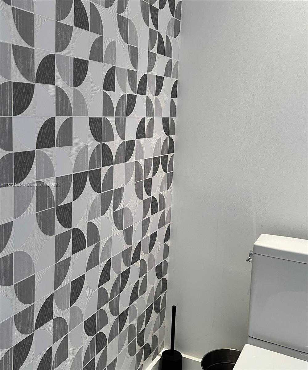 Small Image of 1100 BISCAYNE BLVD #4802, Miami Number 33