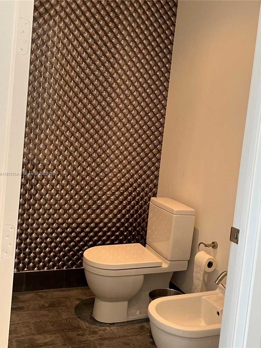 Small Image of 1100 BISCAYNE BLVD #4802, Miami Number 34