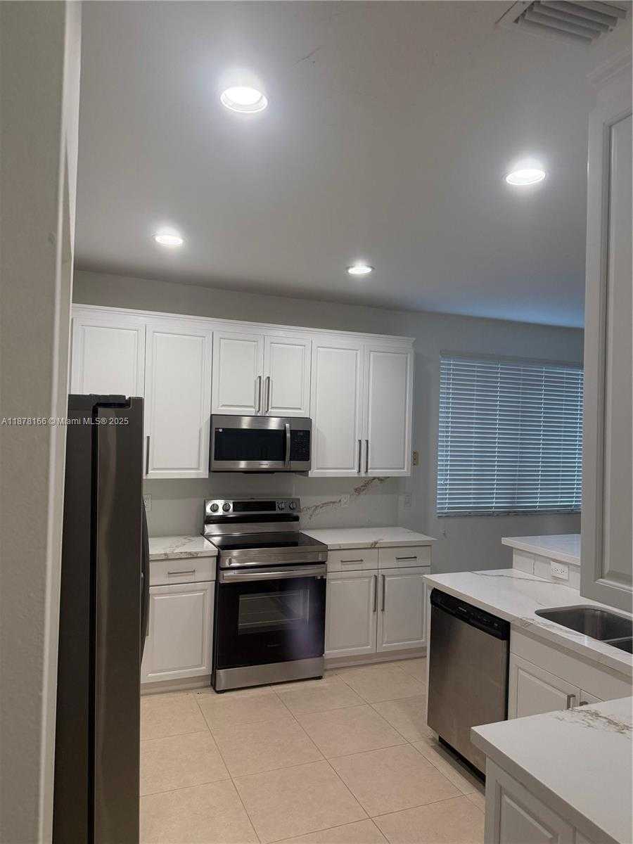 Small Image of 1288 CAMELLIA CIR #1, Weston Number 11