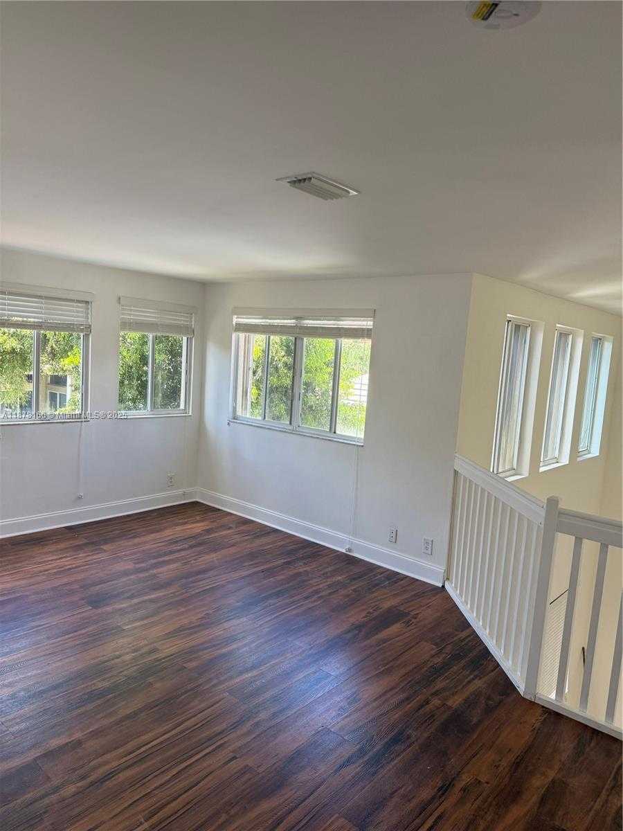 Small Image of 1288 CAMELLIA CIR #1, Weston Number 13