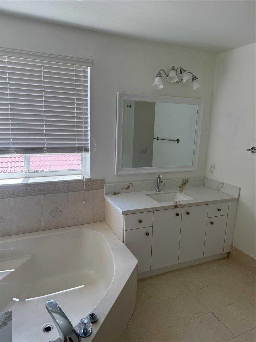 Small Image of 1288 CAMELLIA CIR #1, Weston Number 19