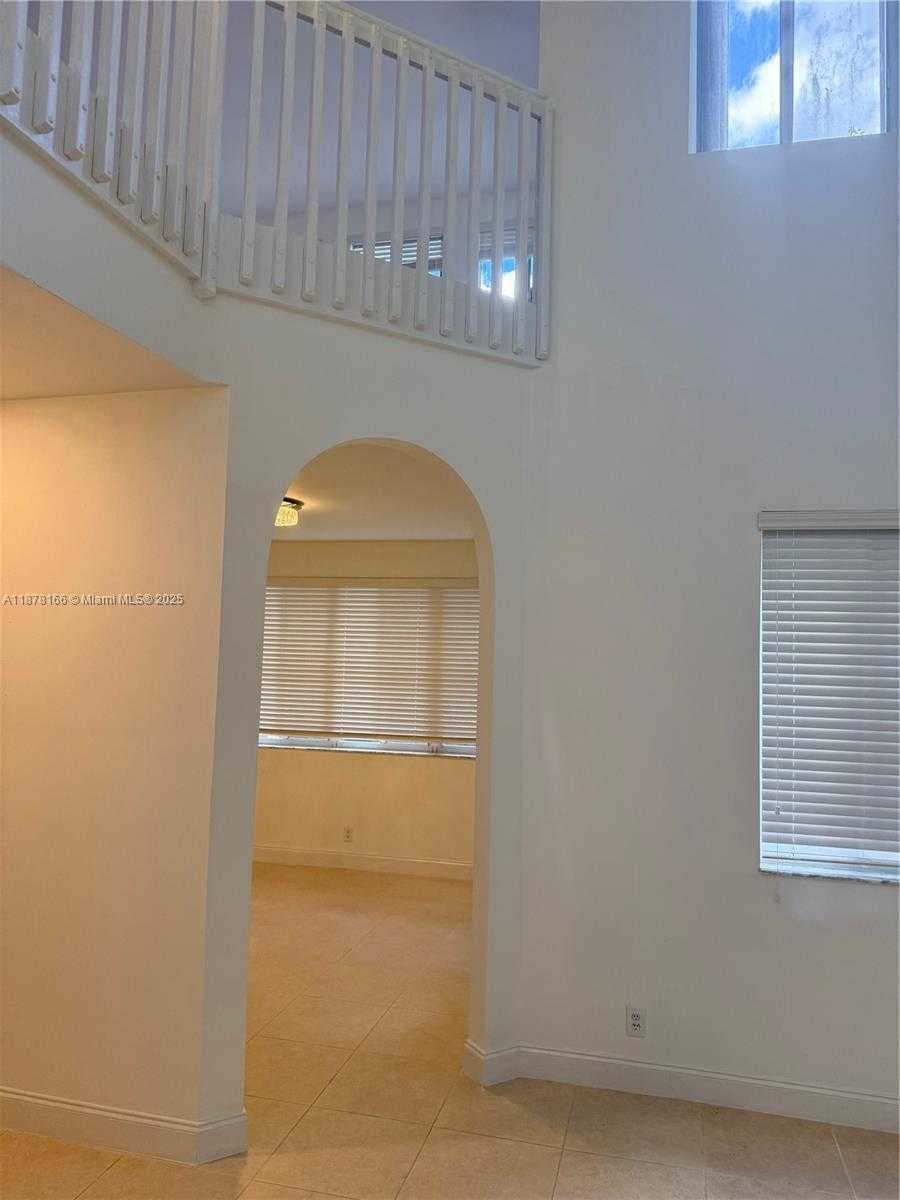 Small Image of 1288 CAMELLIA CIR #1, Weston Number 7
