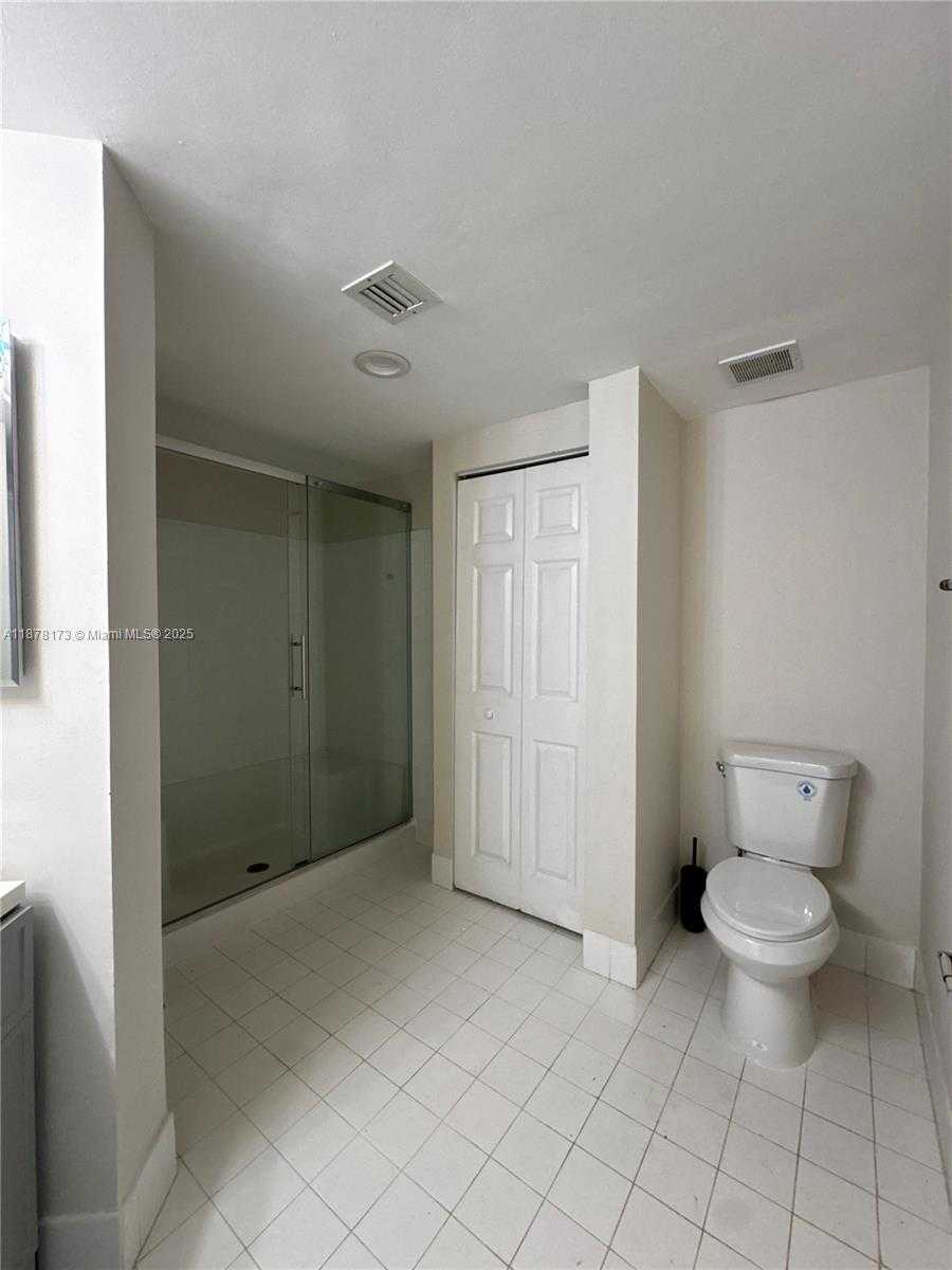 Small Image of 17125 NORTH BAY RD #3508, Sunny Isles Beach Number 10