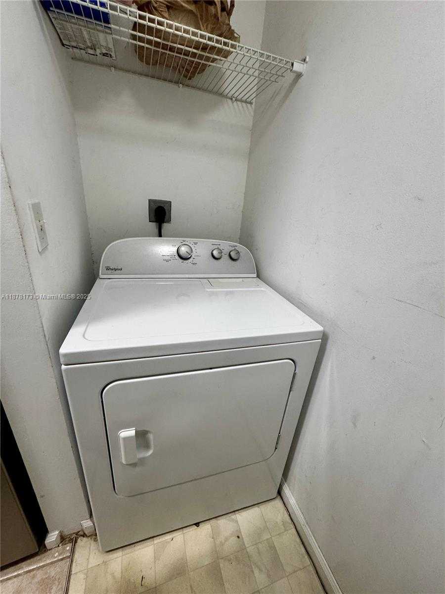 Small Image of 17125 NORTH BAY RD #3508, Sunny Isles Beach Number 12