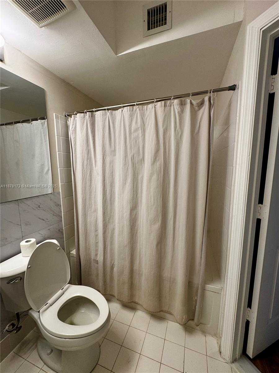 Small Image of 17125 NORTH BAY RD #3508, Sunny Isles Beach Number 3