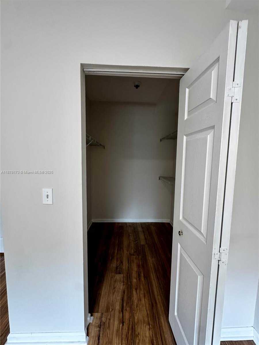Small Image of 17125 NORTH BAY RD #3508, Sunny Isles Beach Number 9