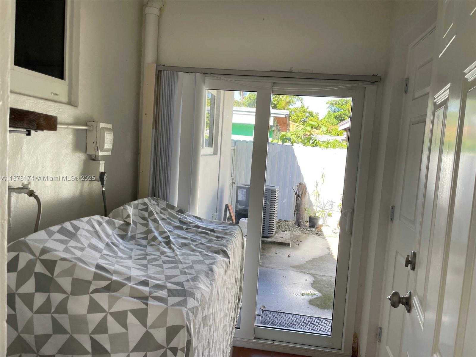 Small Image of 2747 SOUTH WEST 25TH TER #2747, Miami Number 12