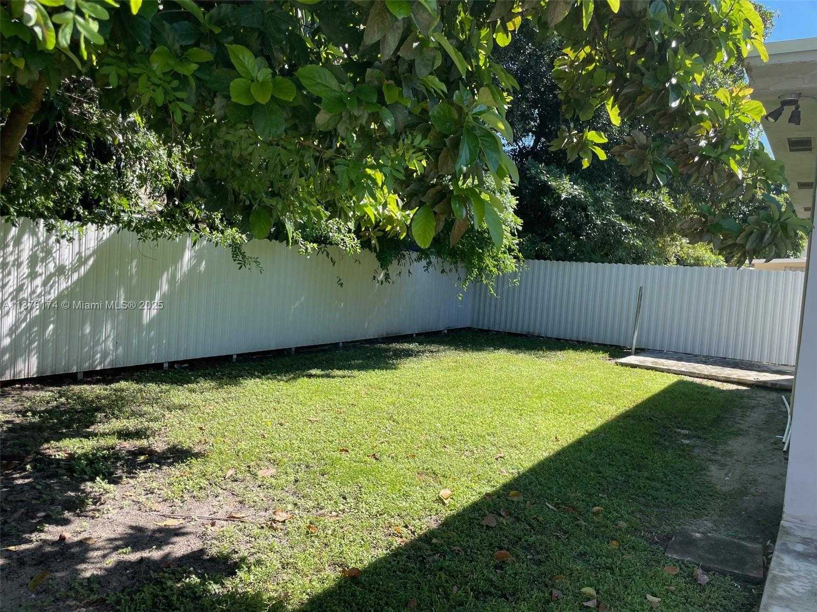 Small Image of 2747 SOUTH WEST 25TH TER #2747, Miami Number 14