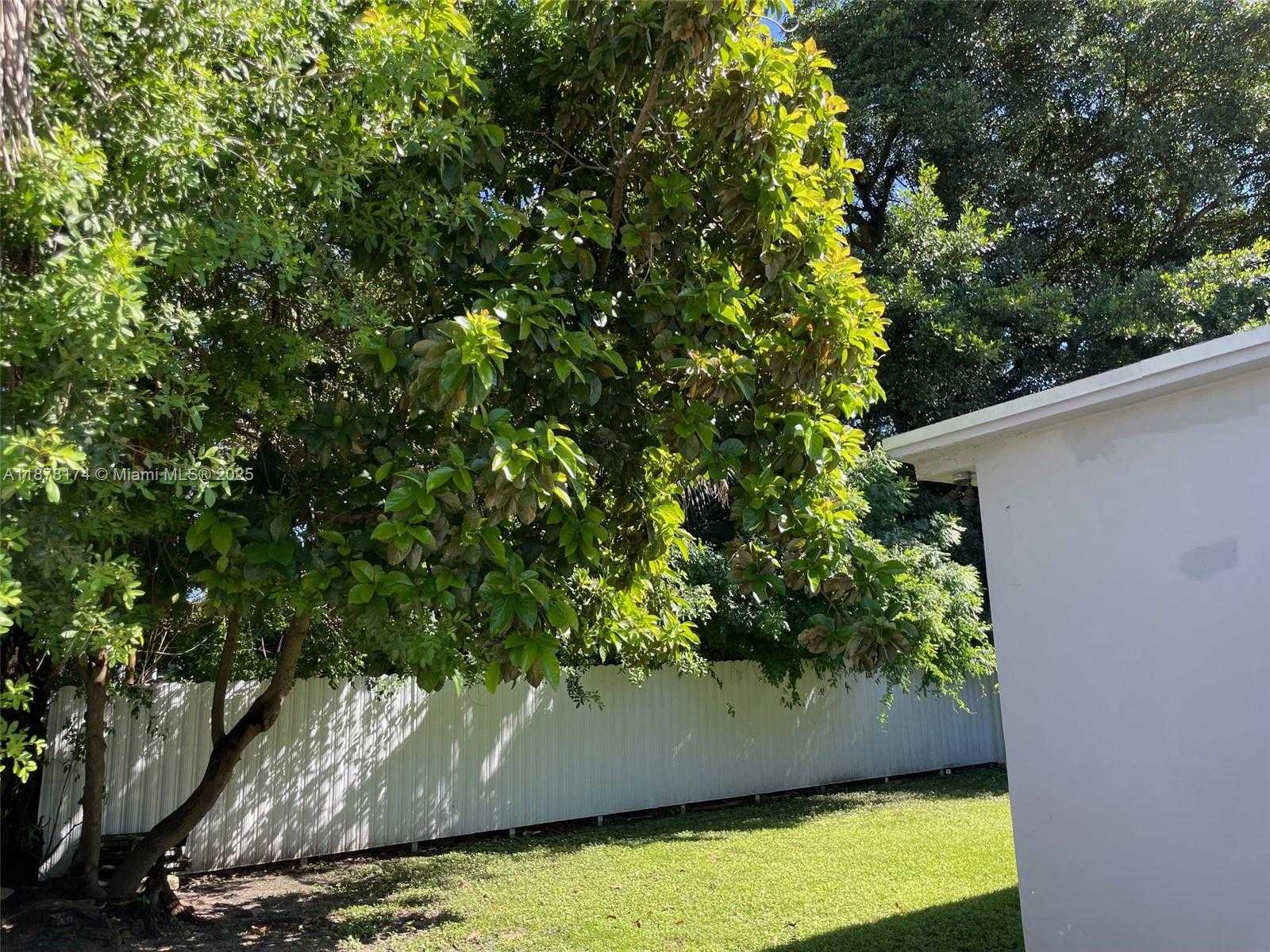 Small Image of 2747 SOUTH WEST 25TH TER #2747, Miami Number 15