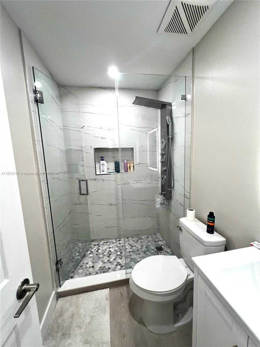 Small Image of 318 SOUTH WEST 76TH TER, North Lauderdale Number 19