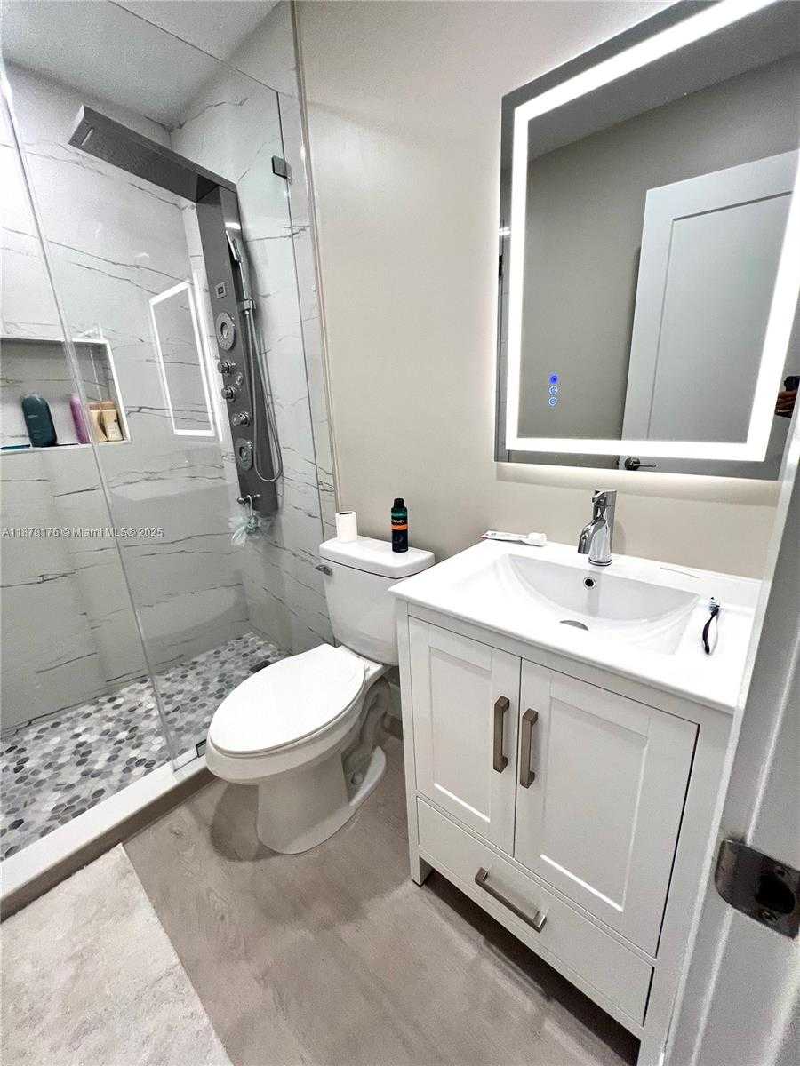 Small Image of 318 SOUTH WEST 76TH TER, North Lauderdale Number 20