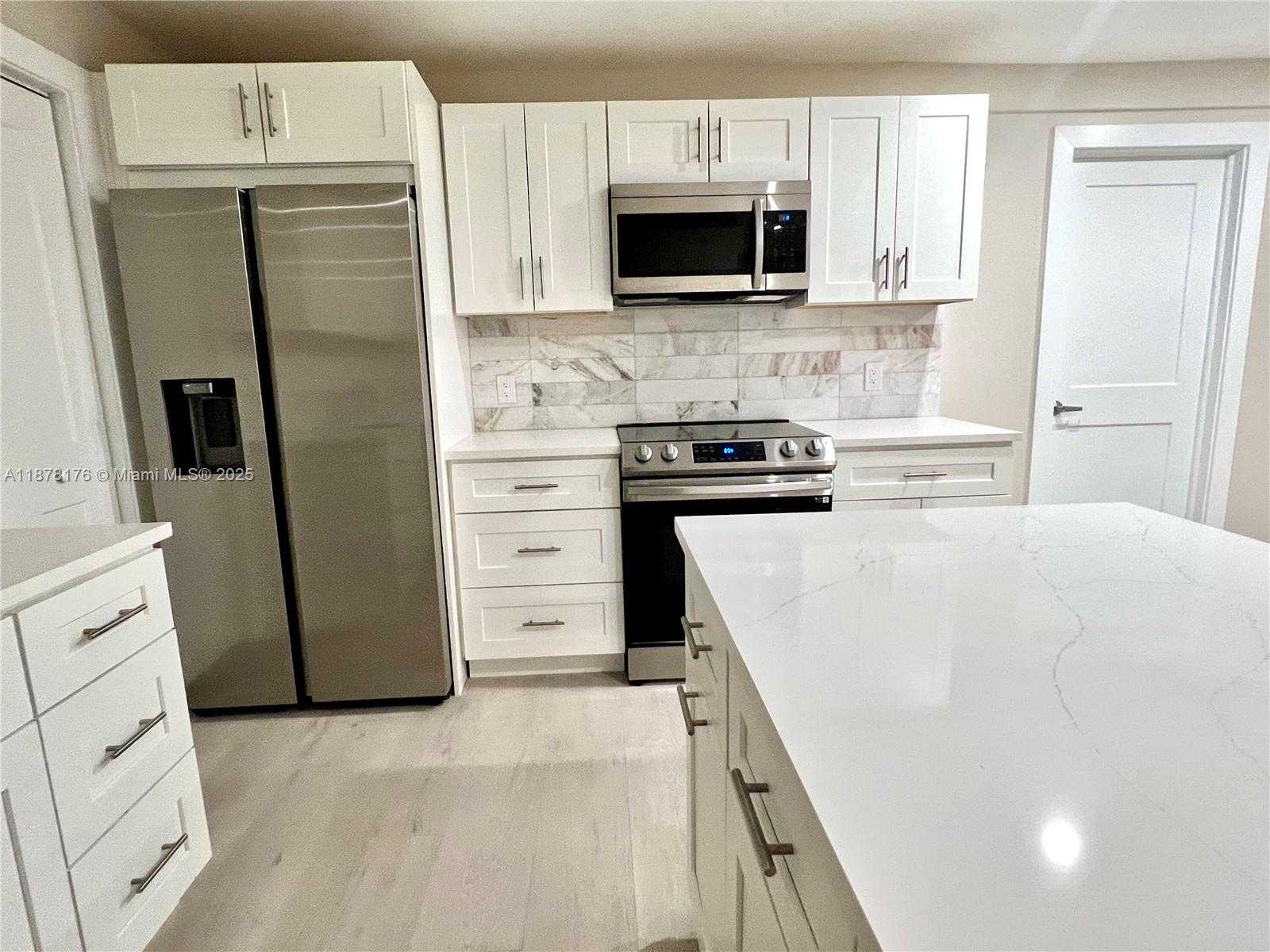 Small Image of 318 SOUTH WEST 76TH TER, North Lauderdale Number 5