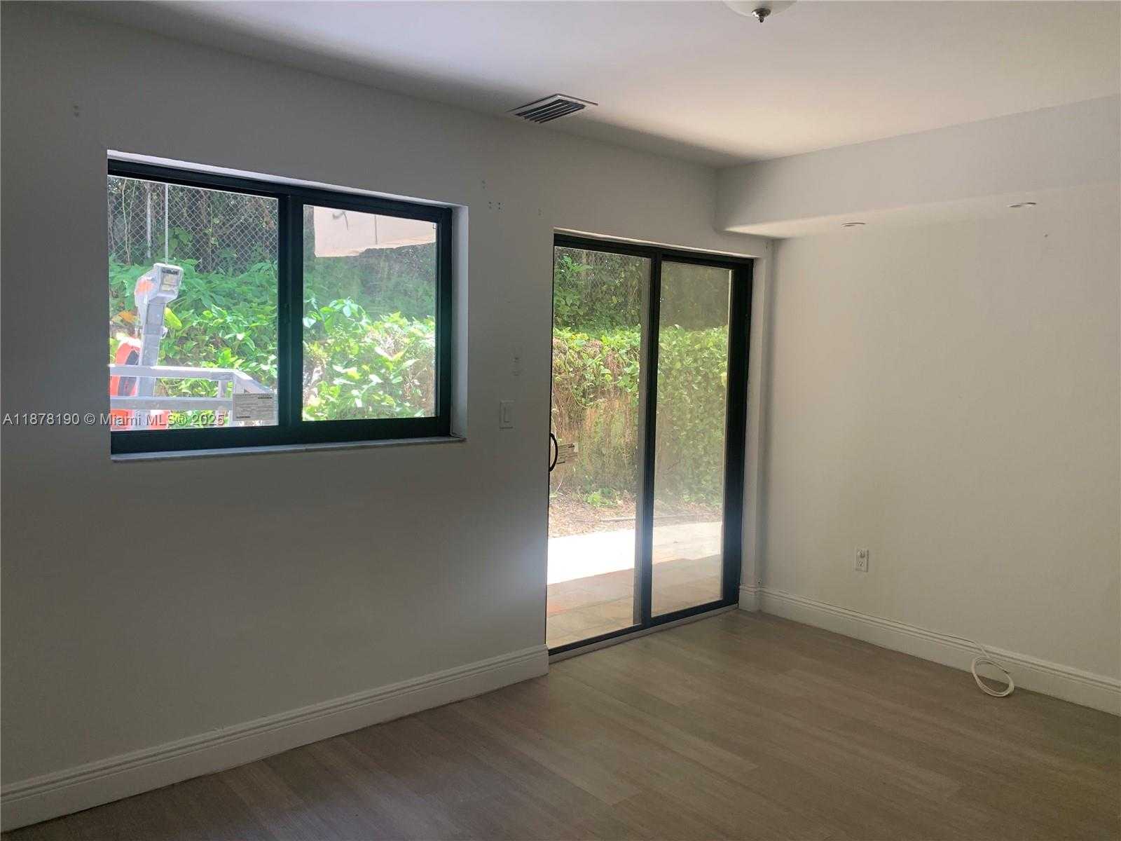 Small Image of 2201 BRICKELL AVE #25, Miami Number 15