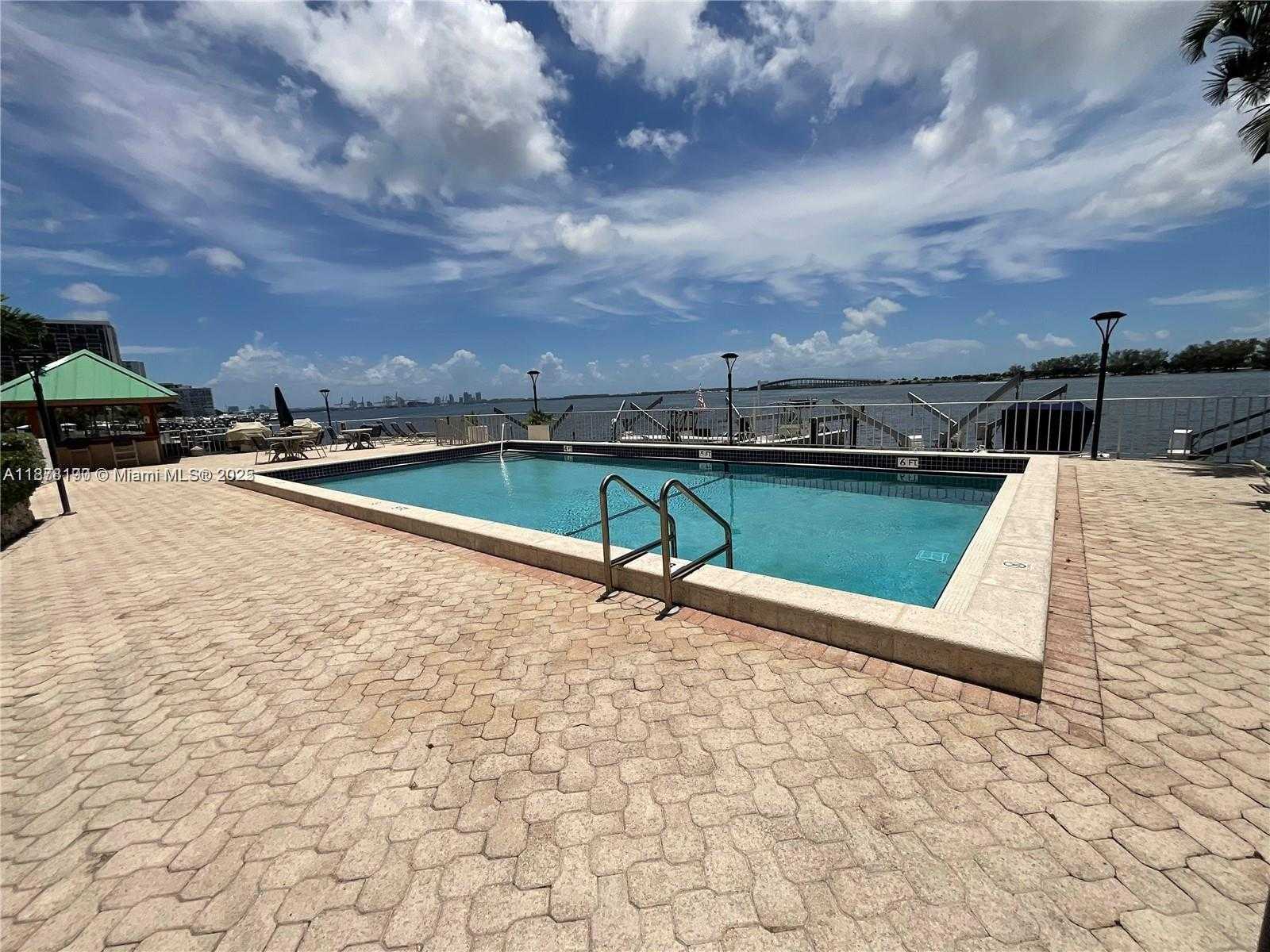 Small Image of 2201 BRICKELL AVE #25, Miami Number 3