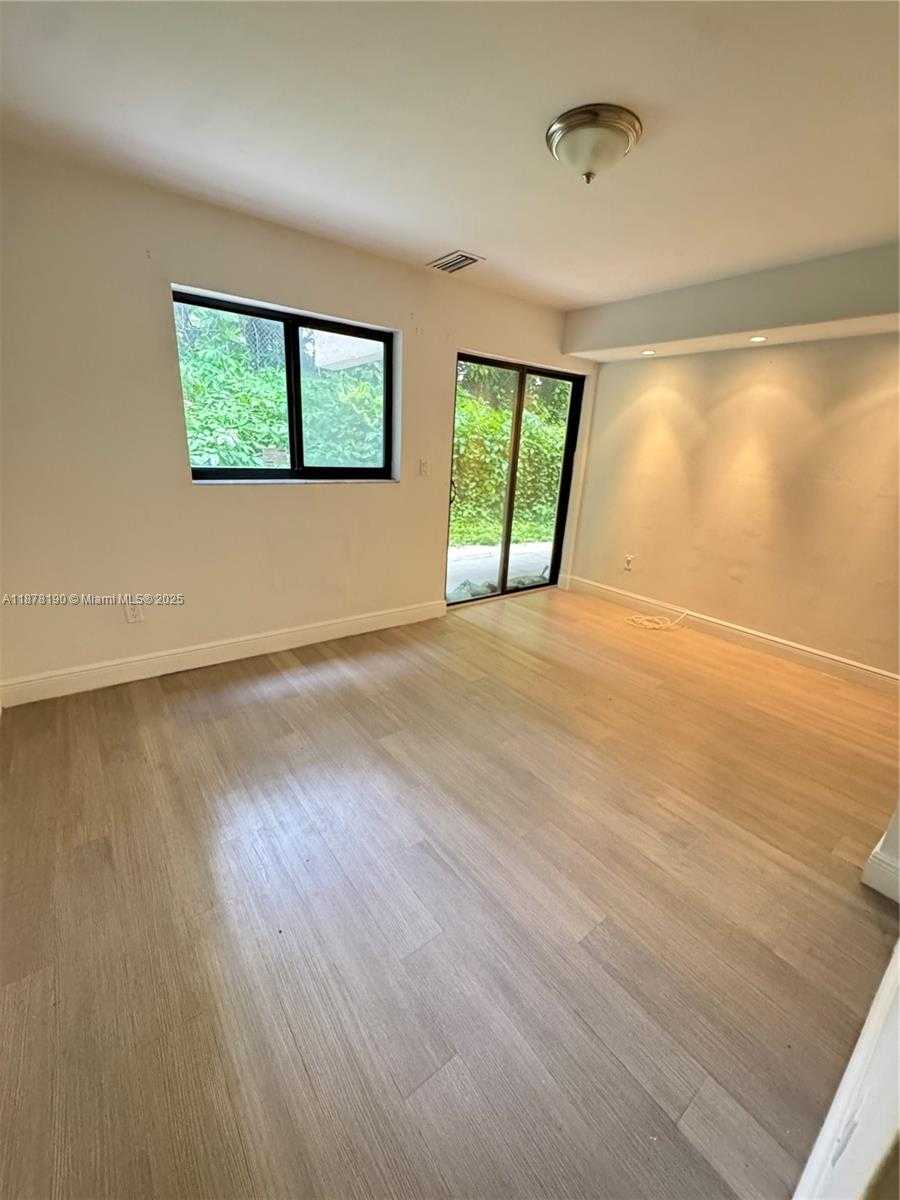 Small Image of 2201 BRICKELL AVE #25, Miami Number 34