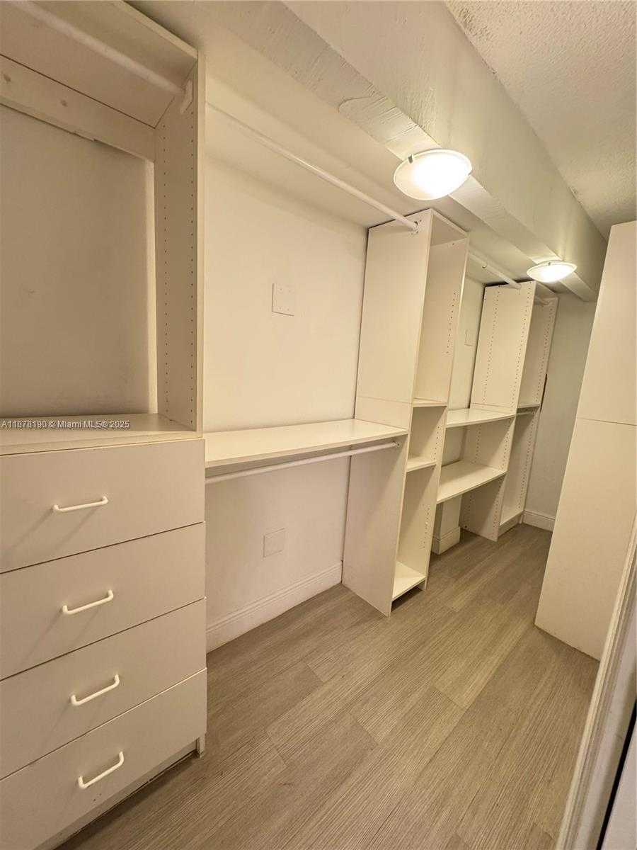 Small Image of 2201 BRICKELL AVE #25, Miami Number 35