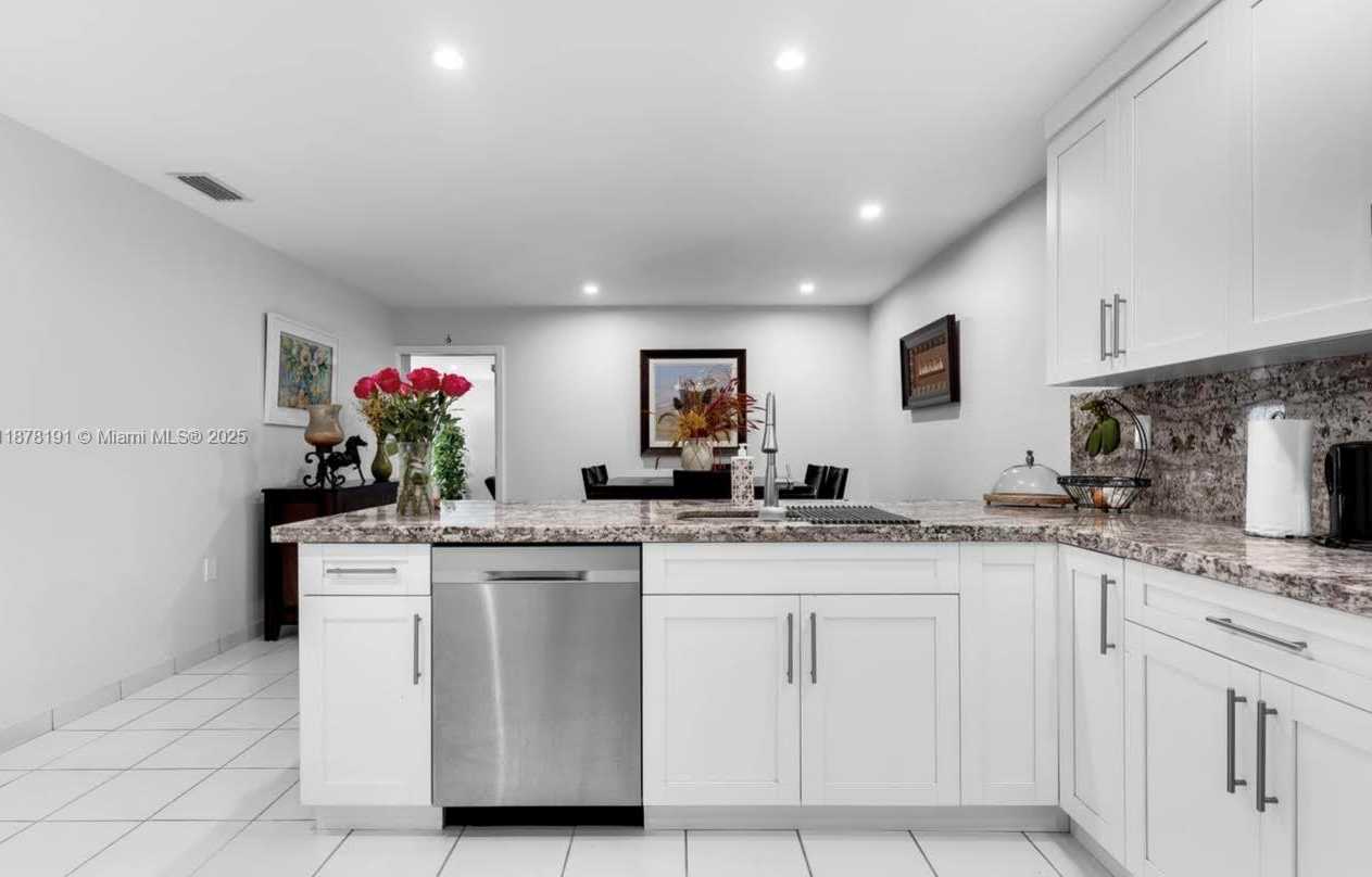 Small Image of 14214 SOUTH WEST 53RD ST #14214, Miami Number 10