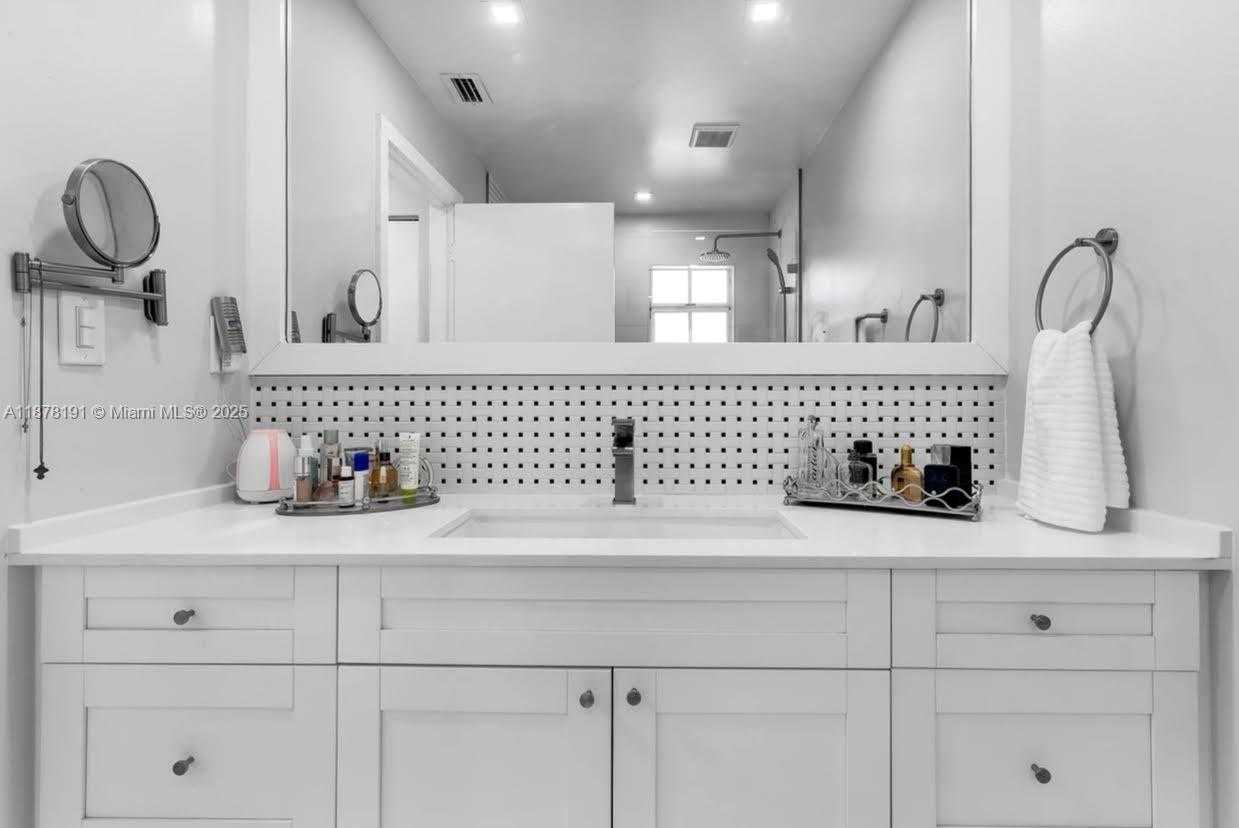Small Image of 14214 SOUTH WEST 53RD ST #14214, Miami Number 13