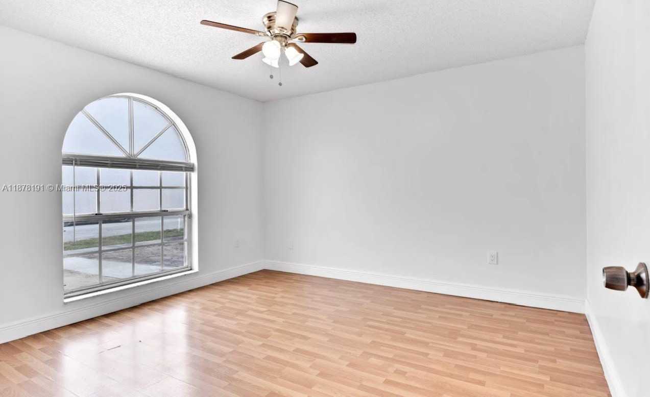 Small Image of 14214 SOUTH WEST 53RD ST #14214, Miami Number 16