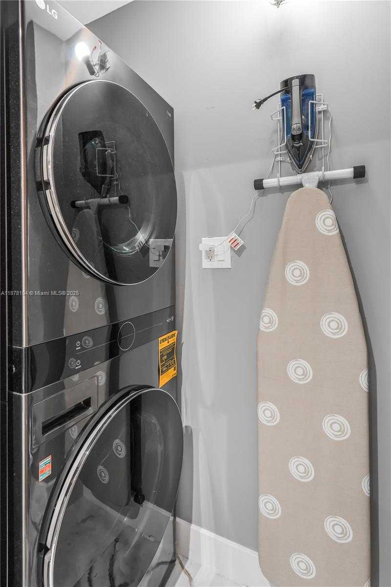 Small Image of 3800 SOUTH OCEAN DR #407, Hollywood Number 22