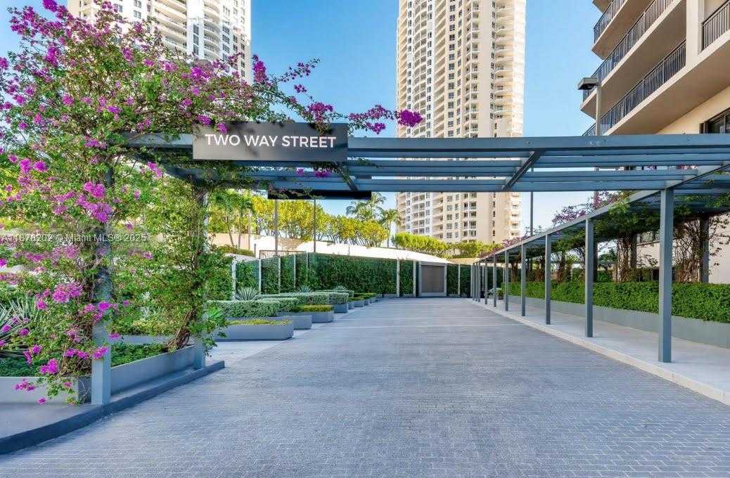 Small Image of 540 BRICKELL KEY DR #803, Miami Number 29