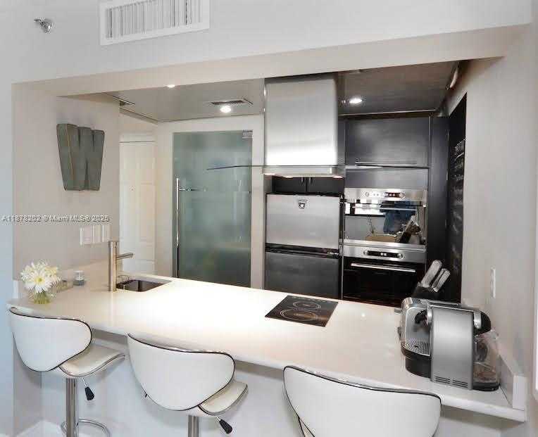 Small Image of 540 BRICKELL KEY DR #803, Miami Number 5