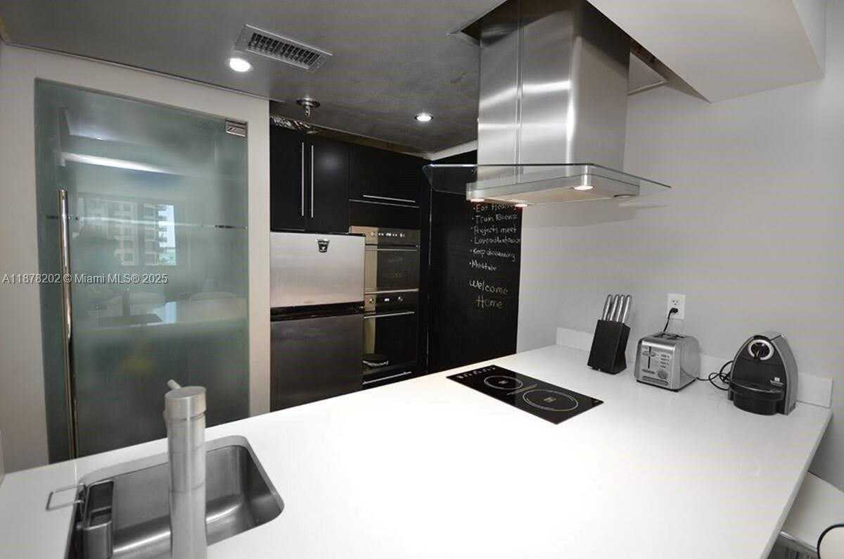 Small Image of 540 BRICKELL KEY DR #803, Miami Number 6